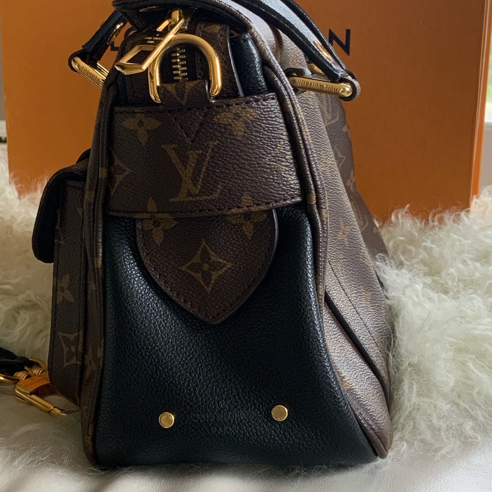 Louis Vuitton Manhattan Monogram Shoulder or Tote Handbag (Noir) - Picture 3 of 9